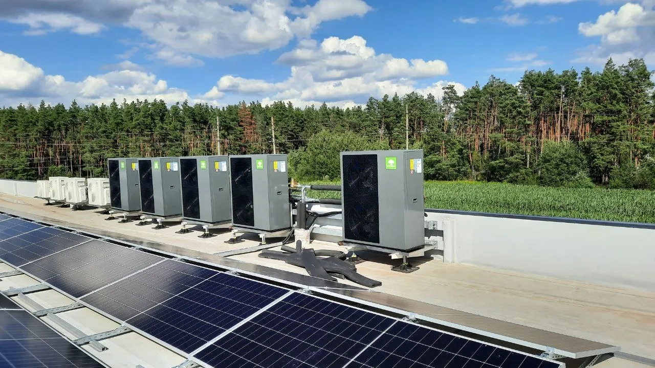 Instalație industrială cu pompă de căldură Mycond seria BeeEco