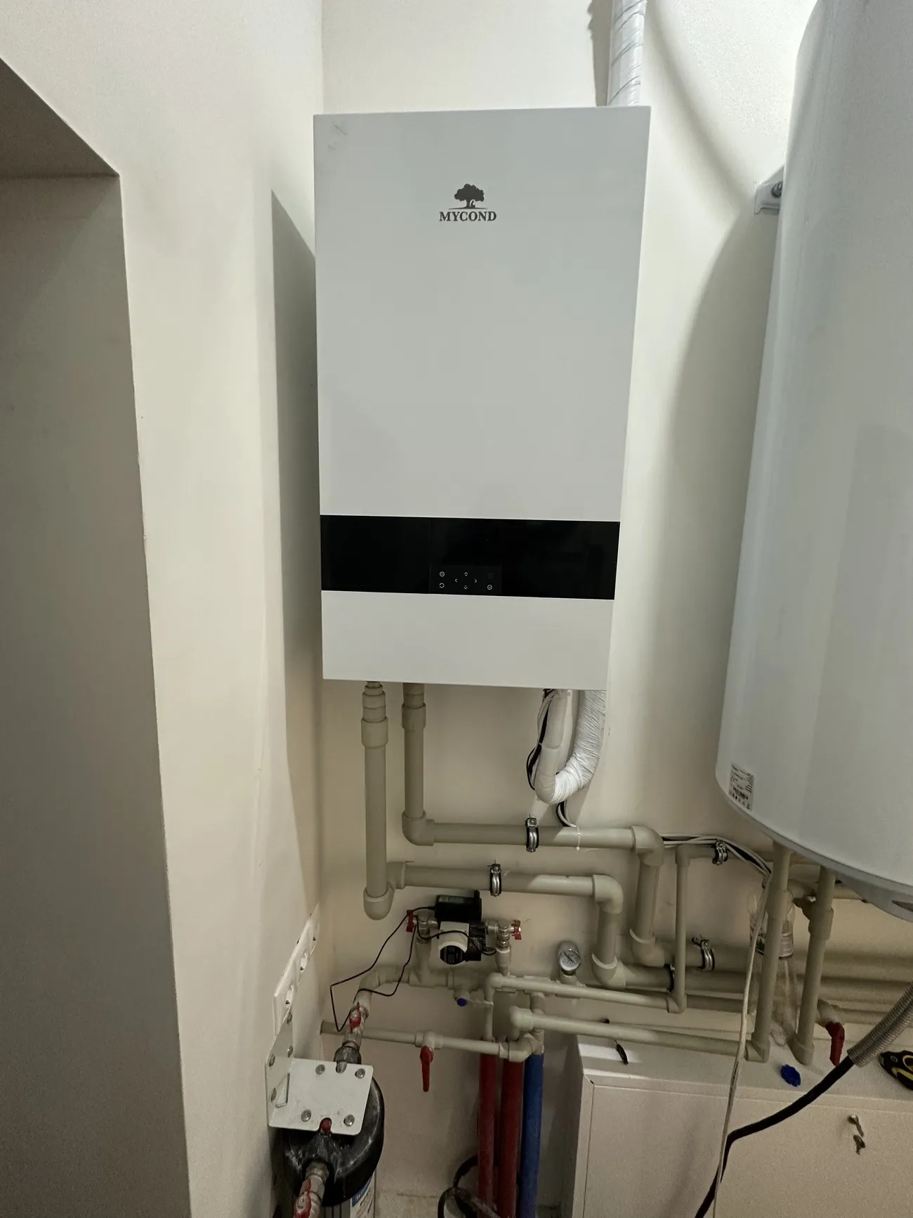 Vilă individuală cu pompe de căldură Mycond Split BeeHeat MHS-U14BH